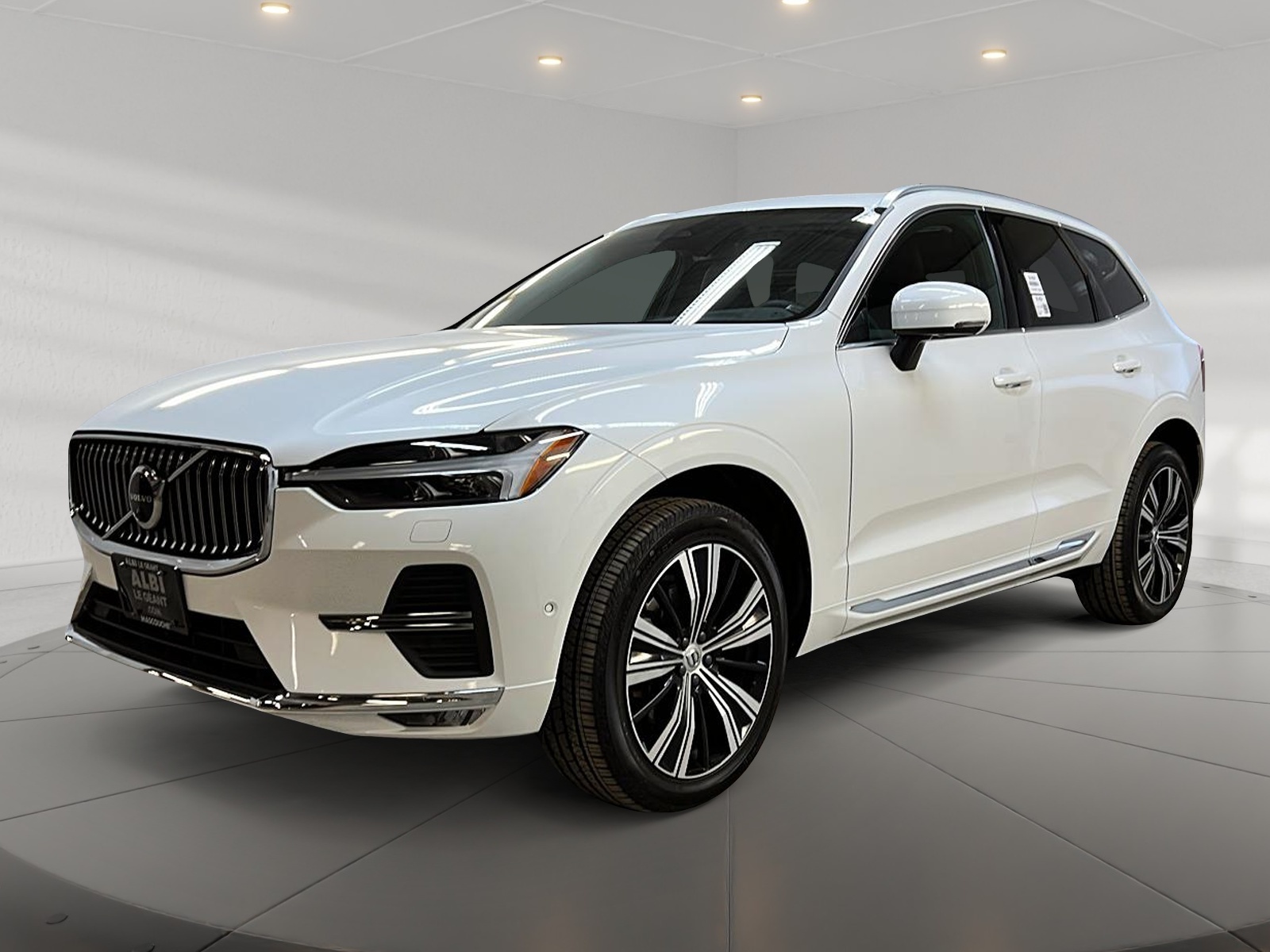 Volvo XC60 2023 - Image #1