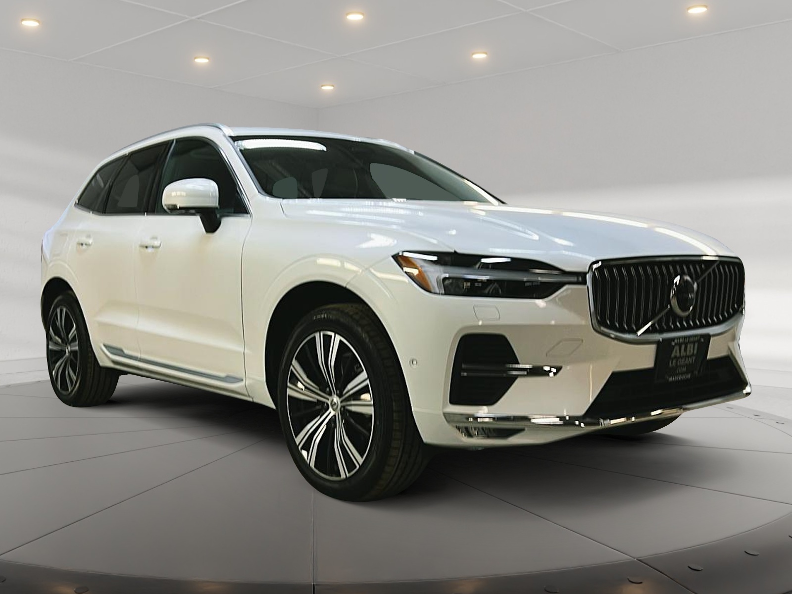 Volvo XC60 B6 PLUS CUIR TOIT PANO NAV 4RM 2023 - image #3