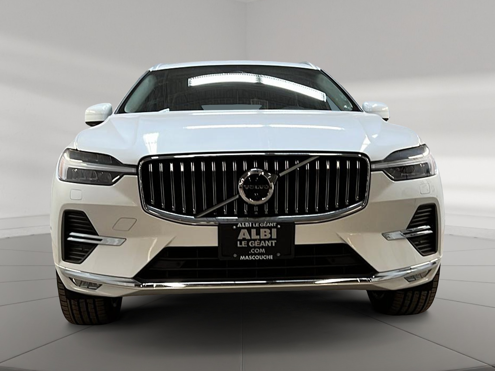 Volvo XC60 2023 - Image #2