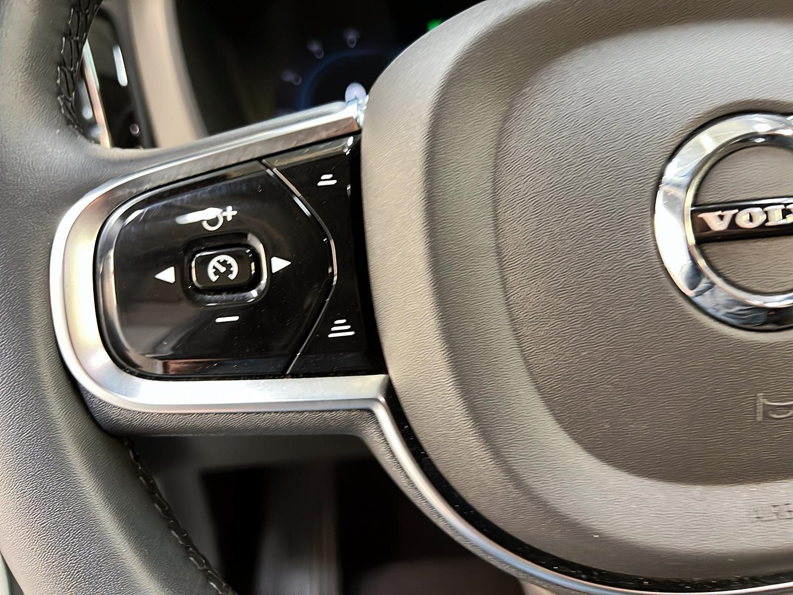 Volvo XC60 2023 - Image #23