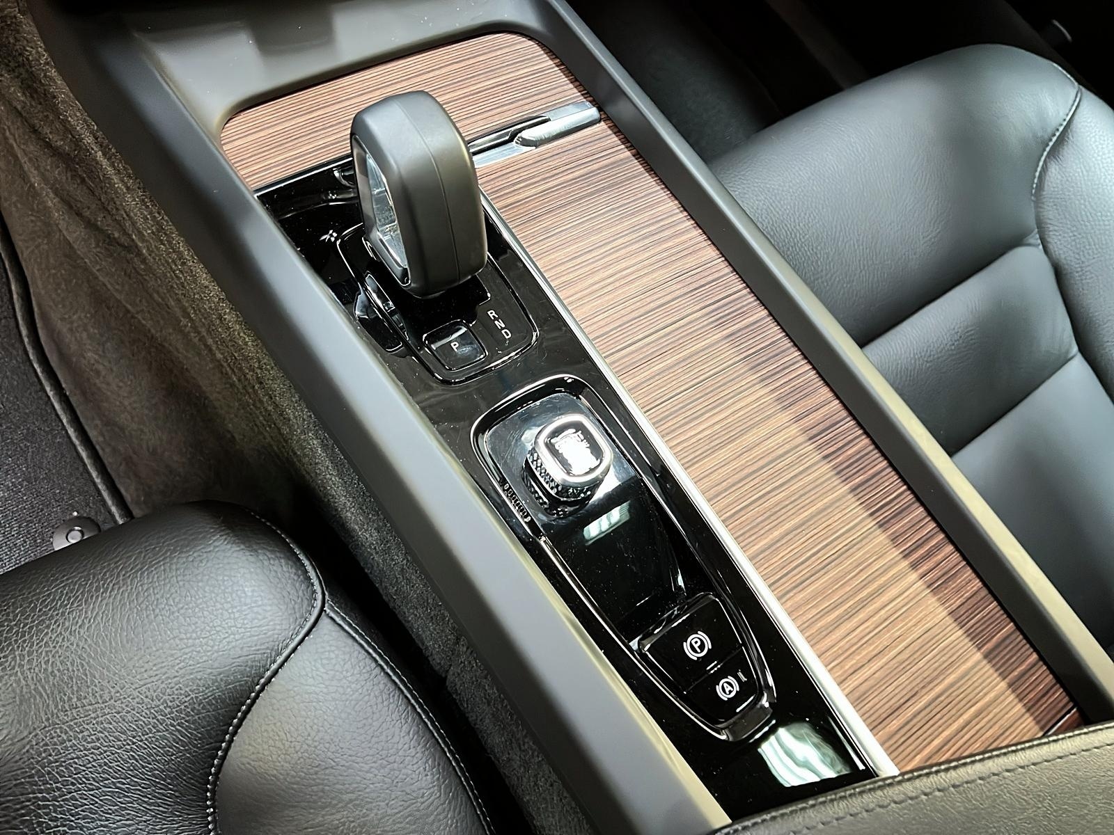 Volvo XC60 2023 - Image #16