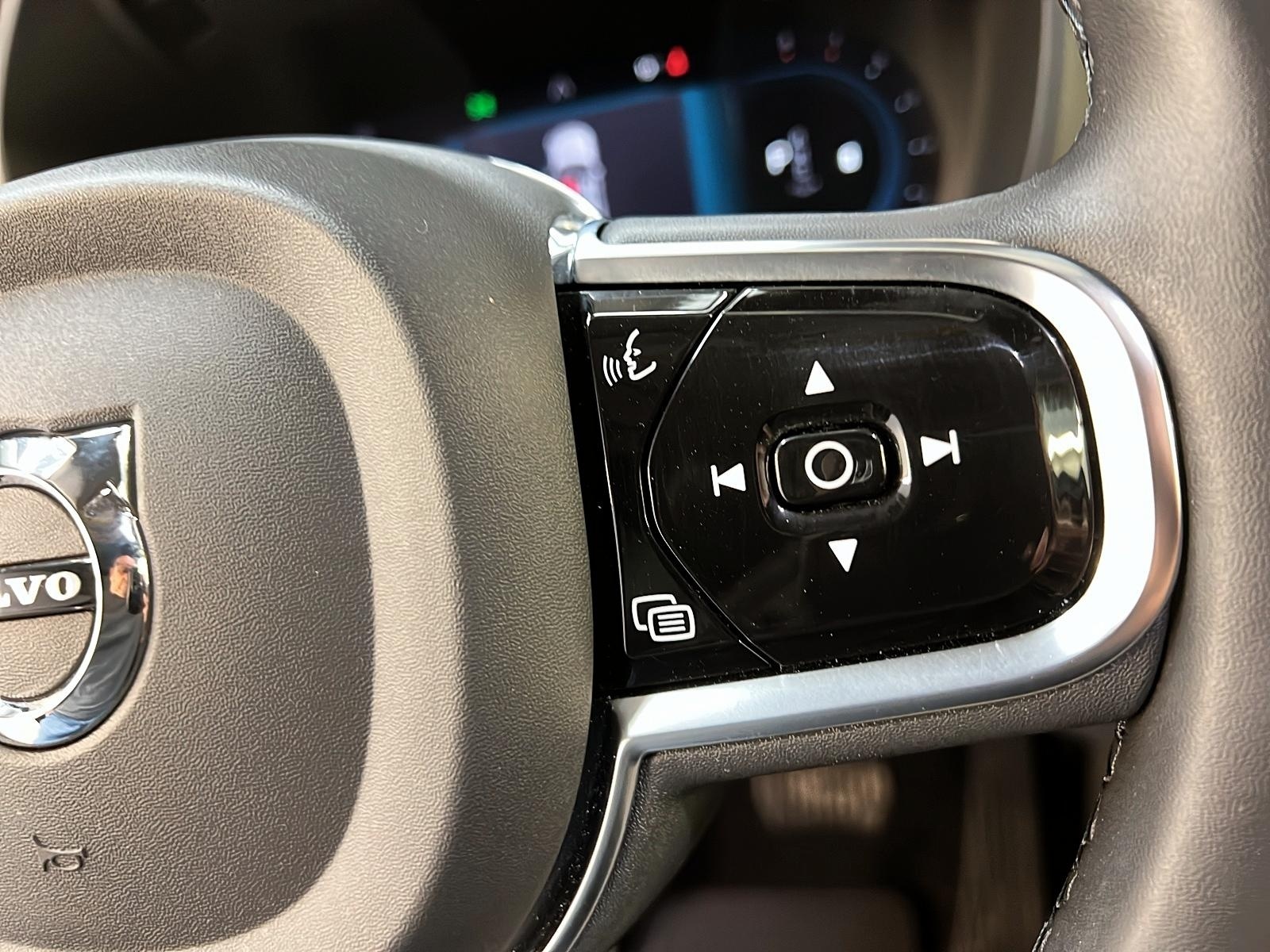 Volvo XC60 2023 - Image #22