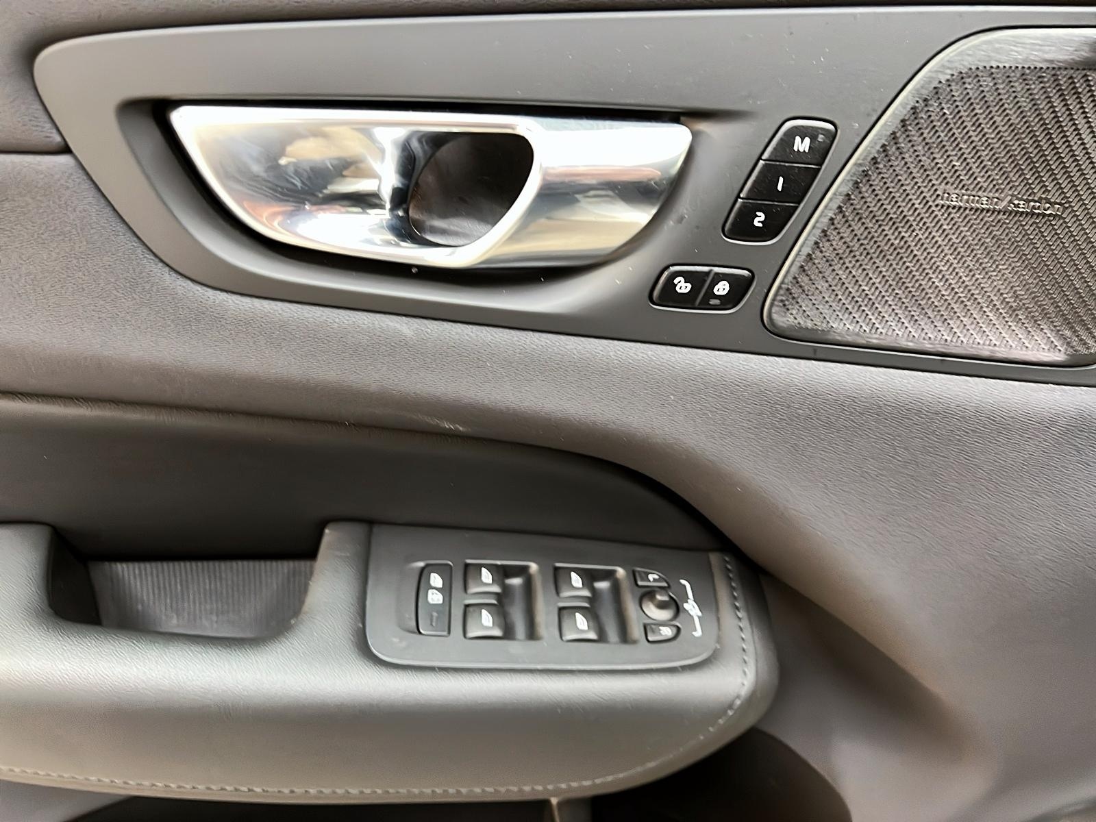 Volvo XC60 2023 - Image #24