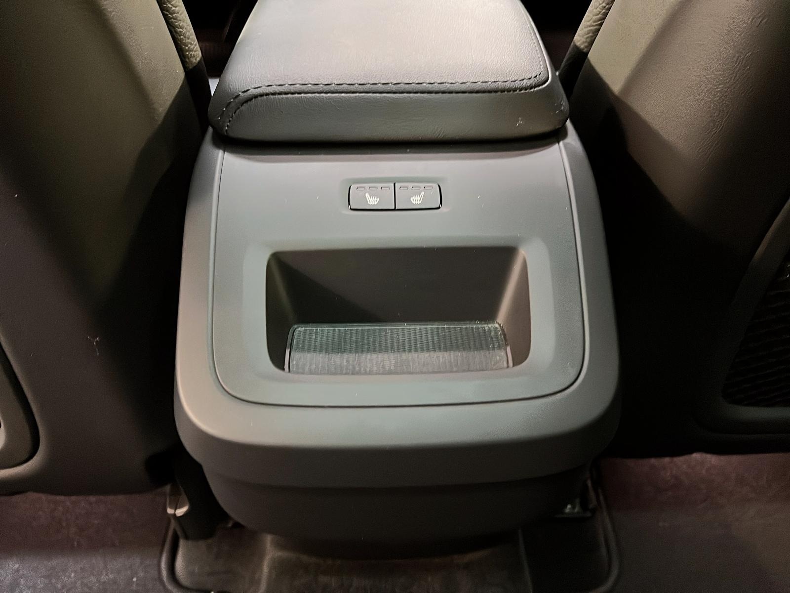 Volvo XC60 2023 - Image #11