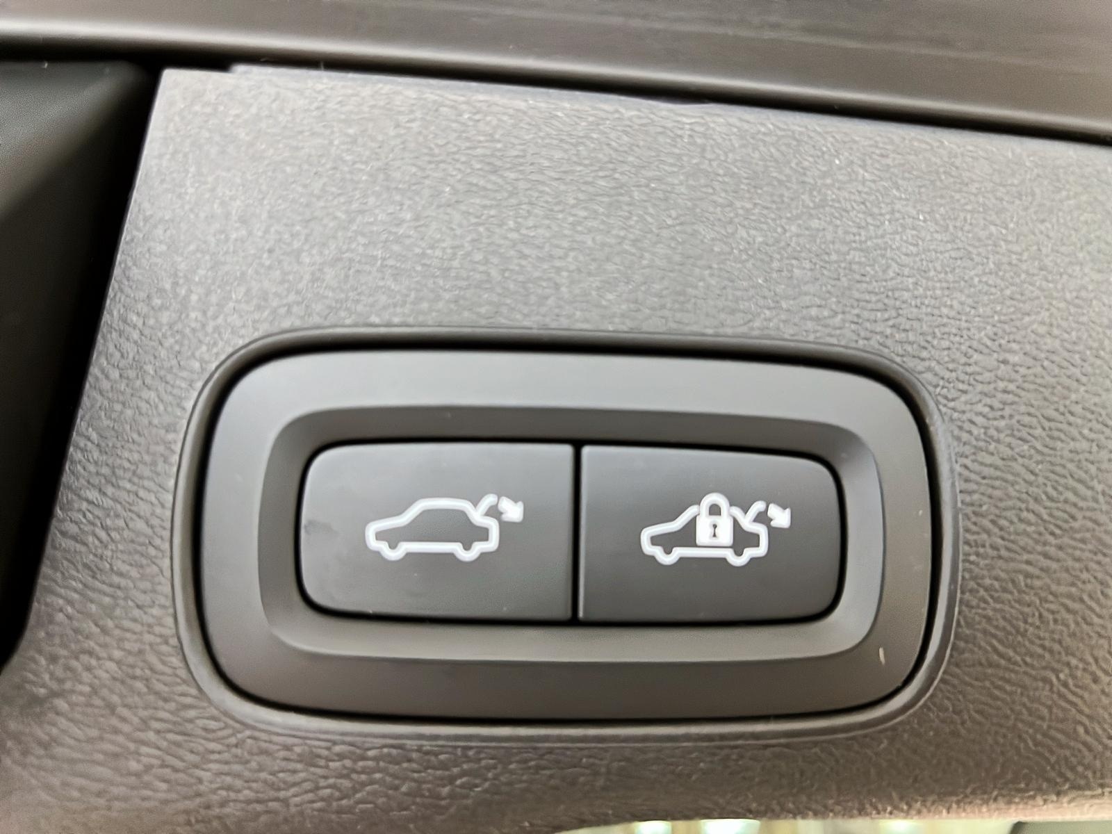 Volvo XC60 2023 - Image #15