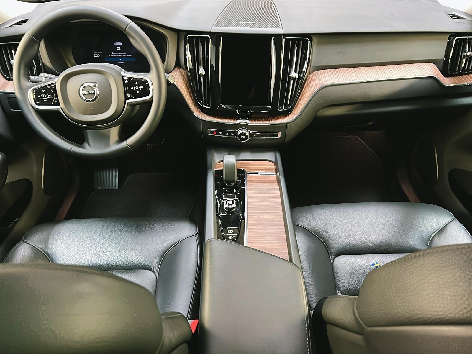 Volvo XC60 B6 PLUS CUIR TOIT PANO NAV 4RM 2023 - image #12