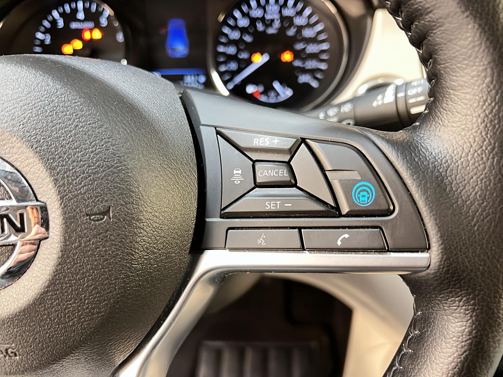 Nissan Qashqai SV TOIT 4RM 2023 - image #20