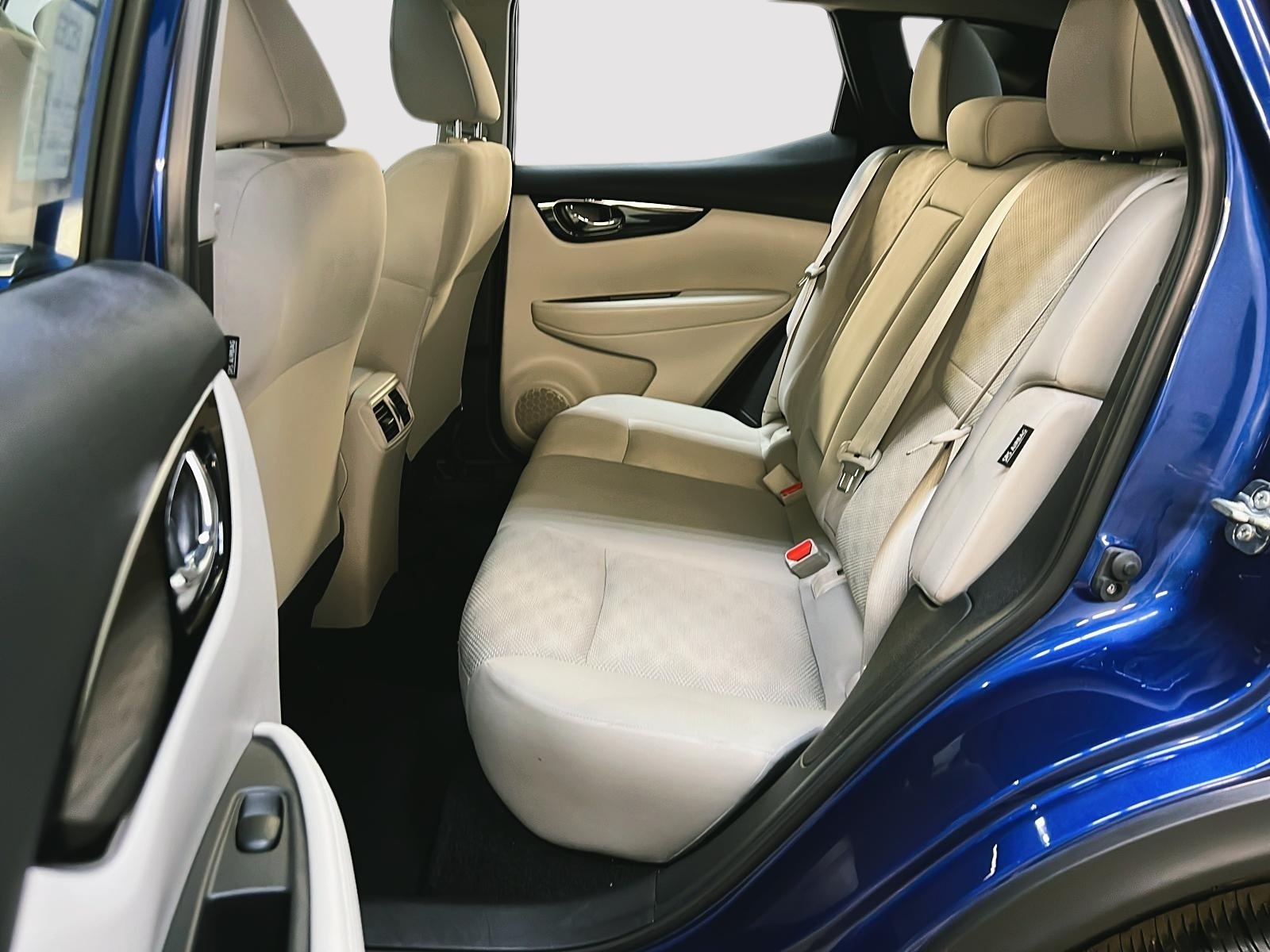 Nissan Qashqai SV TOIT 4RM 2023 - image #9