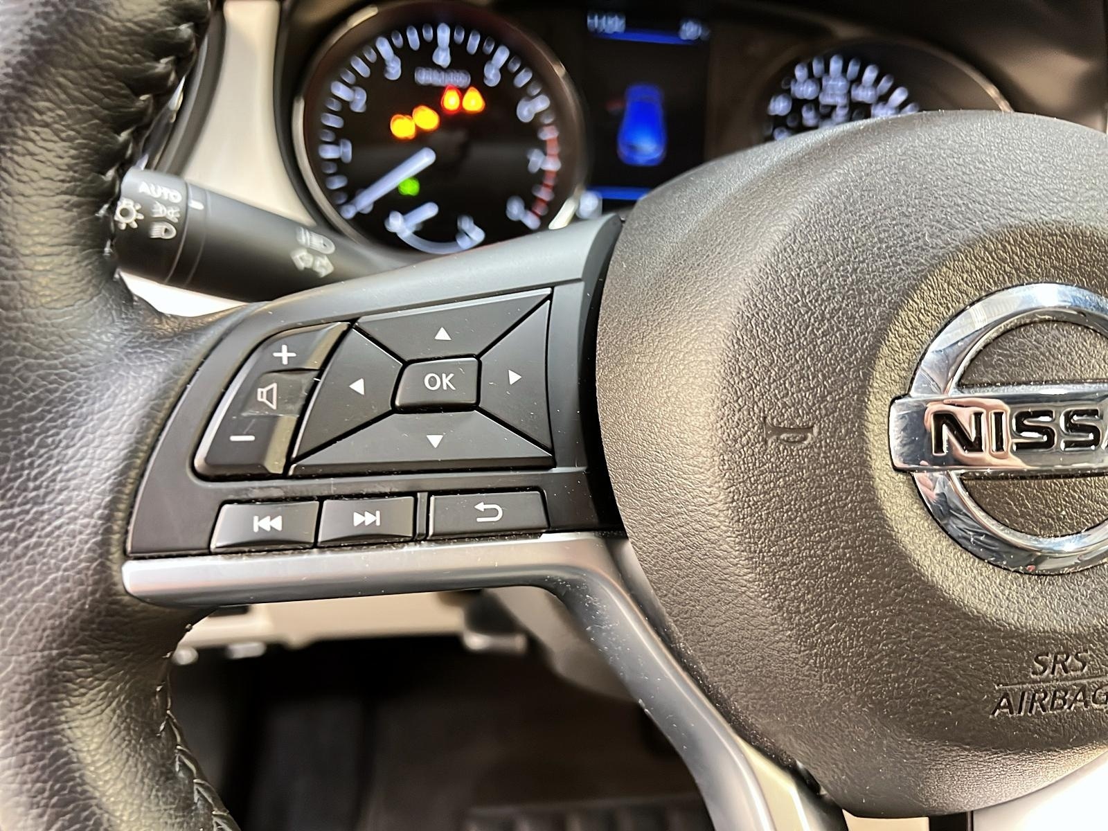 Nissan Qashqai SV TOIT 4RM 2023 - image #21