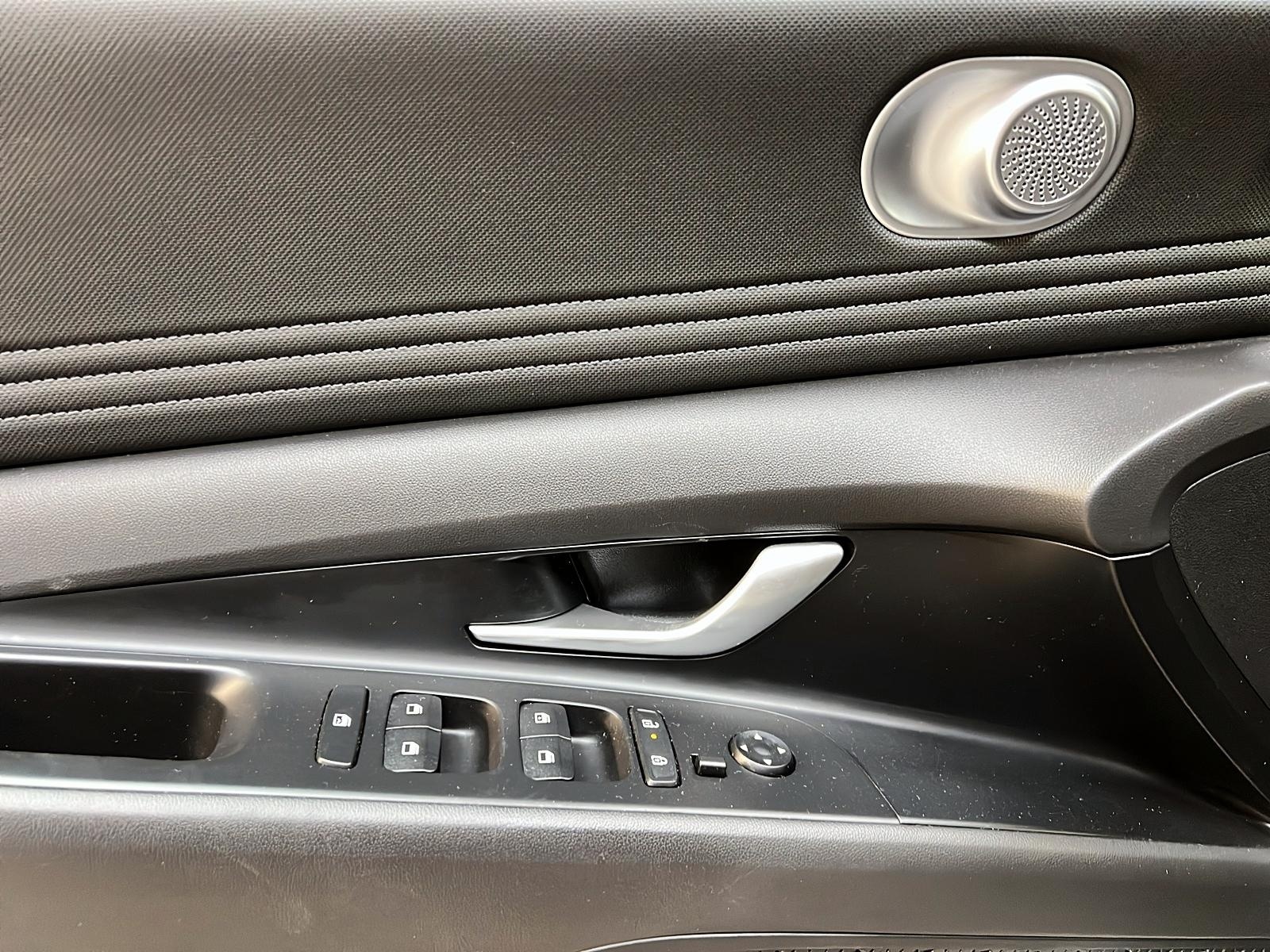 Hyundai Elantra PREFERRED TECH TOIT NAV 2024 - image #23