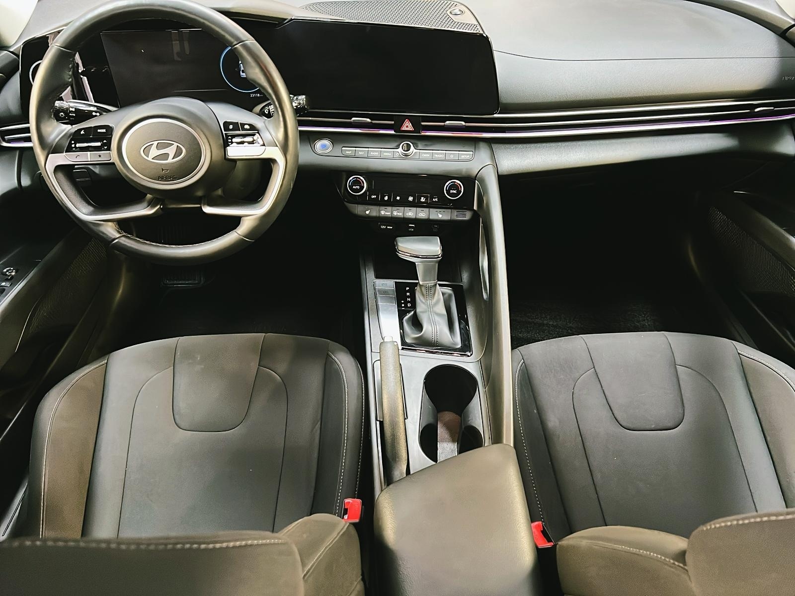 Hyundai Elantra PREFERRED TECH TOIT NAV 2024 - image #11