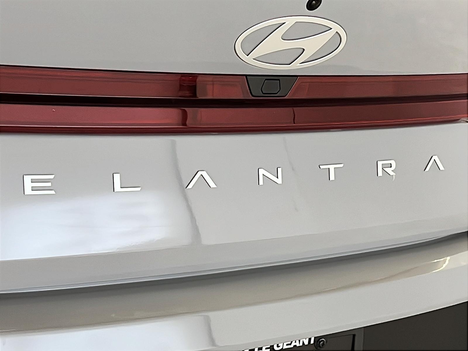 Hyundai Elantra PREFERRED TECH TOIT NAV 2024 - image #26