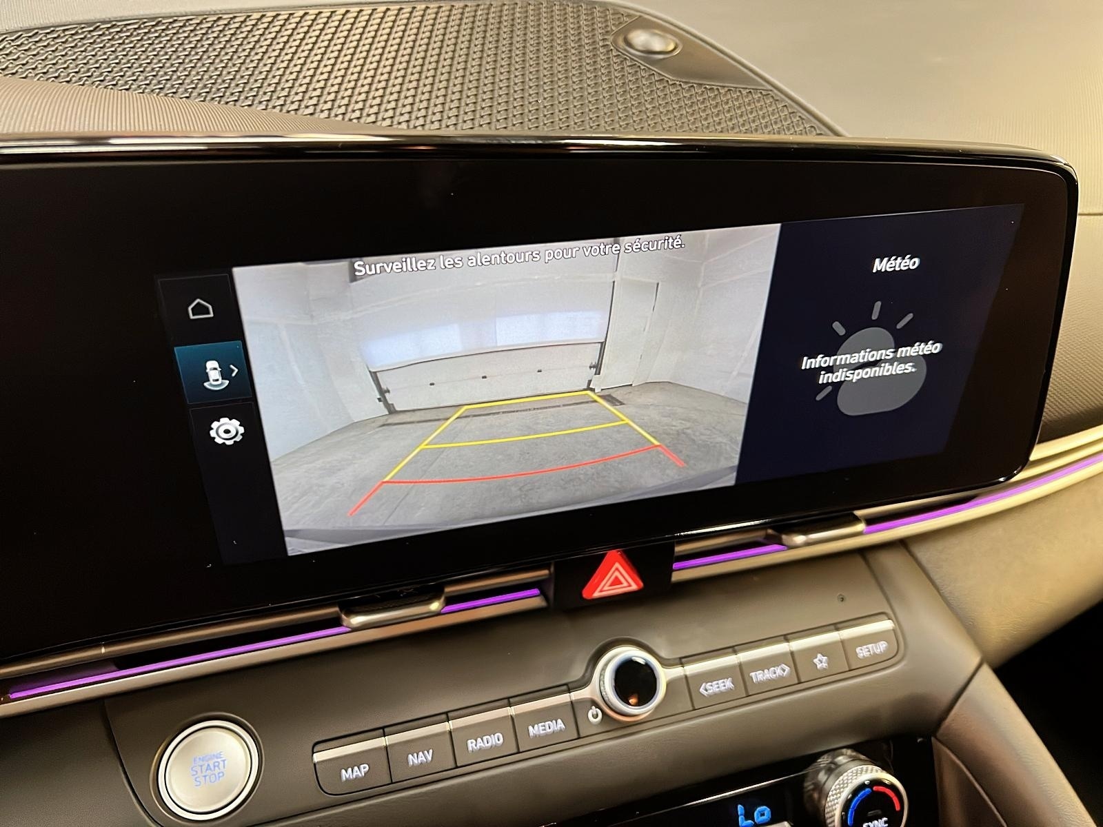 Hyundai Elantra PREFERRED TECH TOIT NAV 2024 - image #17