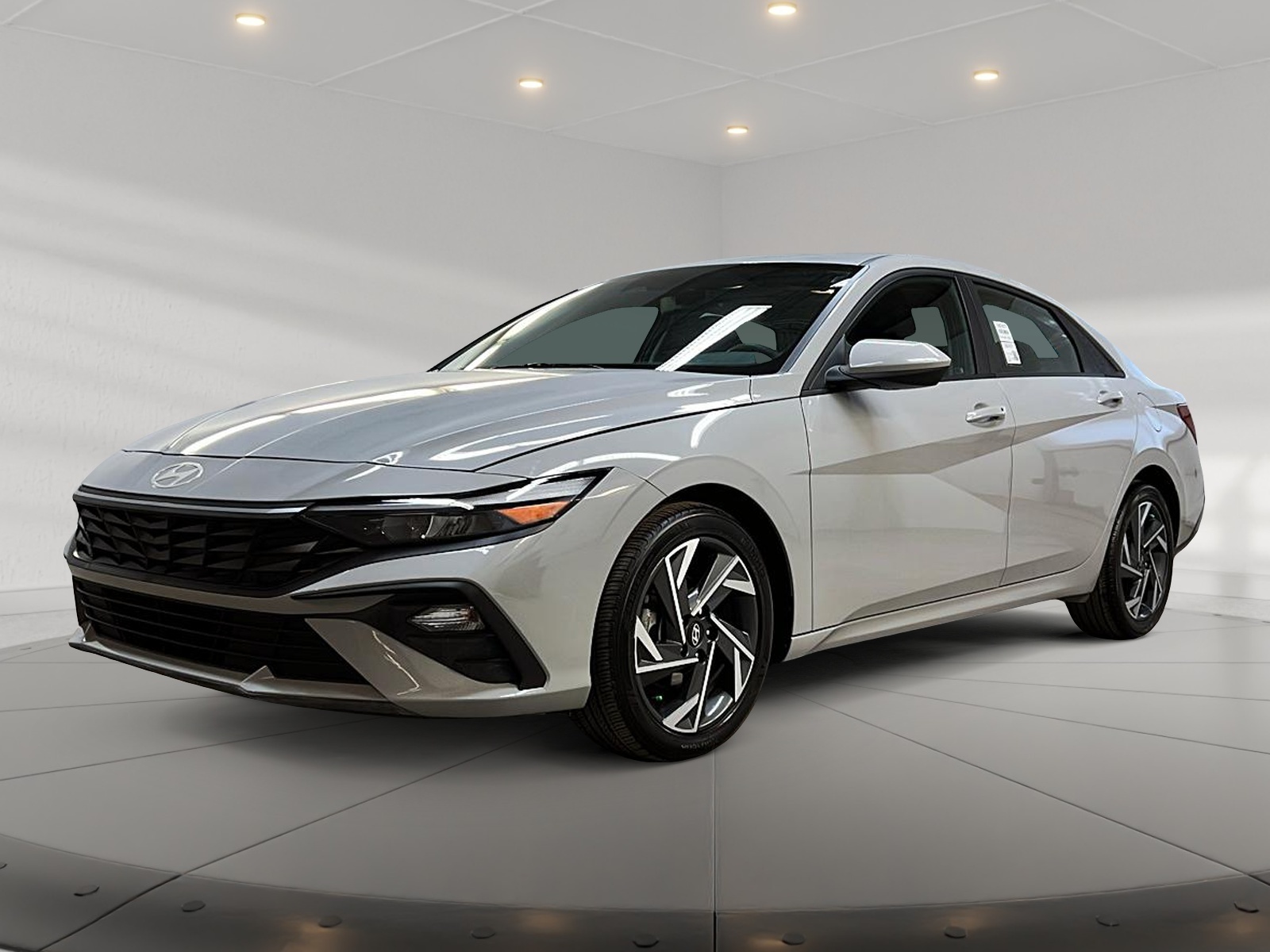 Hyundai Elantra 2024 - Image #1