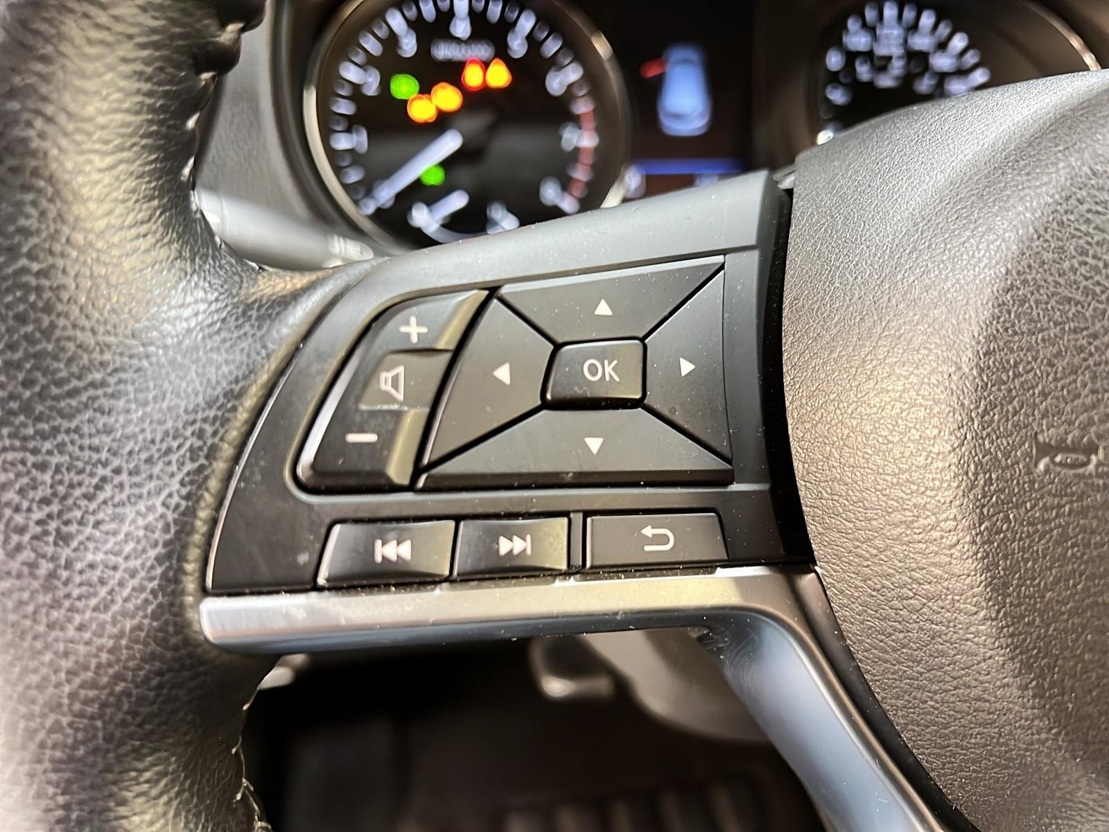 Nissan Qashqai SL CUIR TOIT NAV 4RM 2022 - image #21