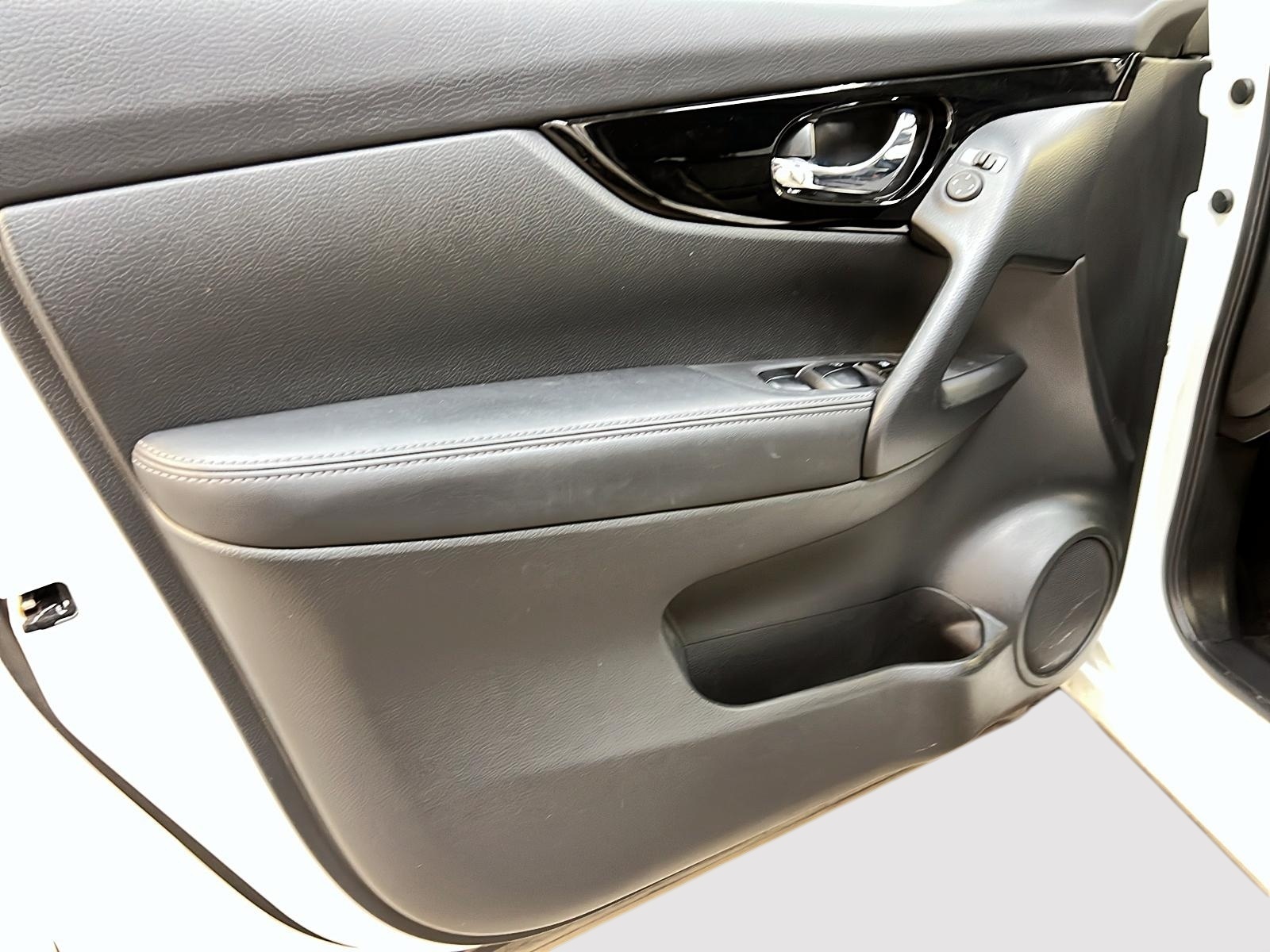 Nissan Qashqai SL CUIR TOIT NAV 4RM 2022 - image #24