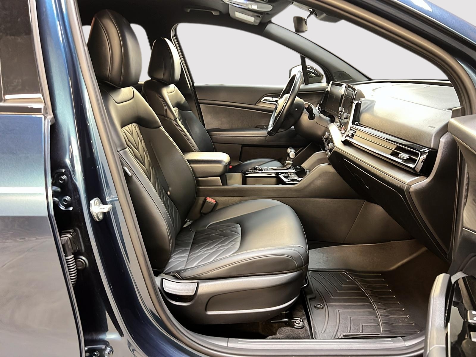 Kia Sportage X LINE CUIR 4RM 2023 - image #8