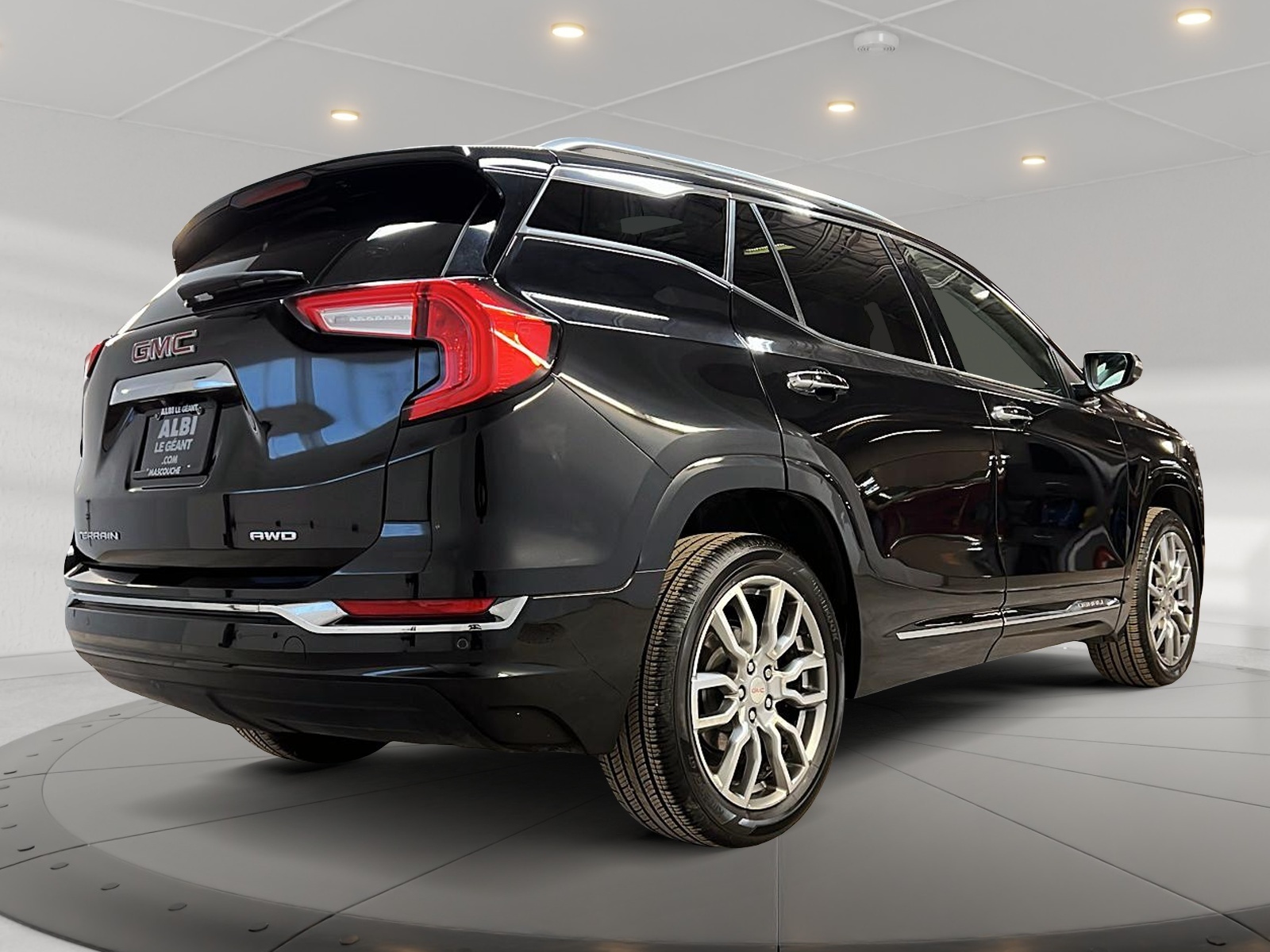 GMC Terrain DENALI CUIR TOIT PANO NAV 4RM 2023 - image #4