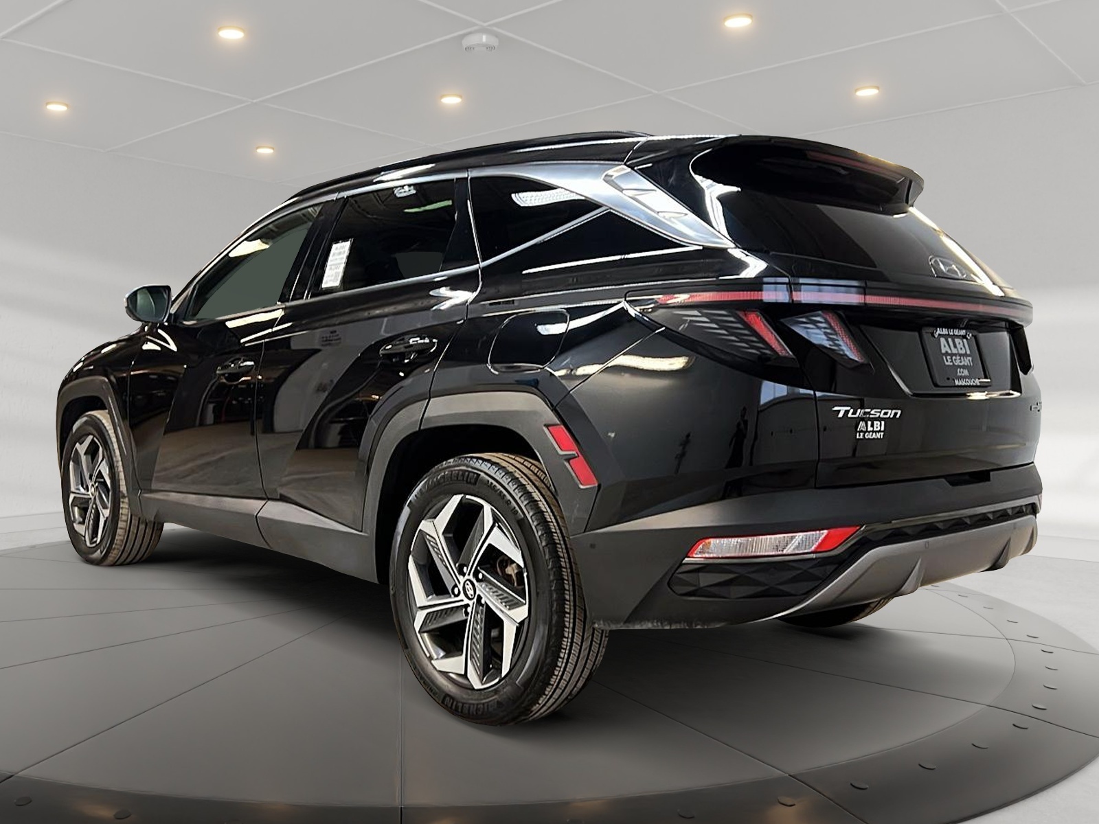 Hyundai Tucson ULTIMATE HYBRIDE CUIR TOIT PANO 4RM 2023 - image #6