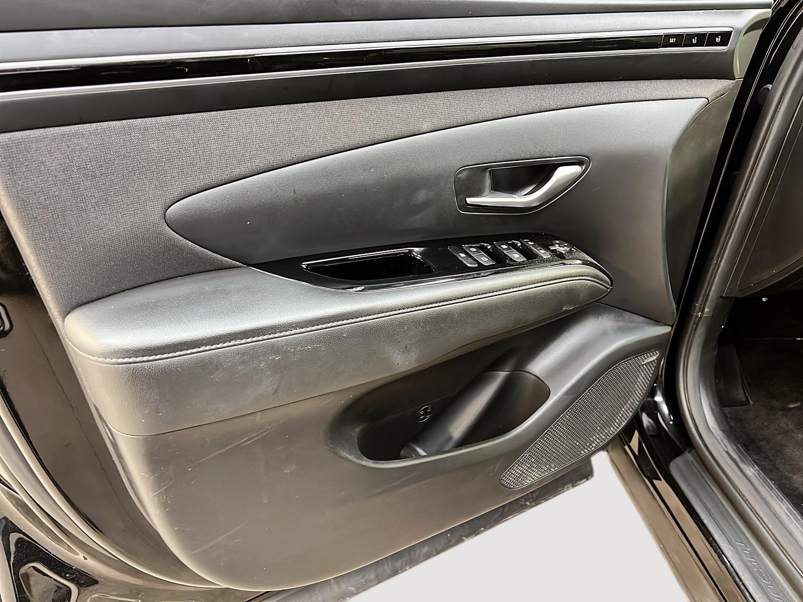 Hyundai Tucson ULTIMATE HYBRIDE CUIR TOIT PANO 4RM 2023 - image #26