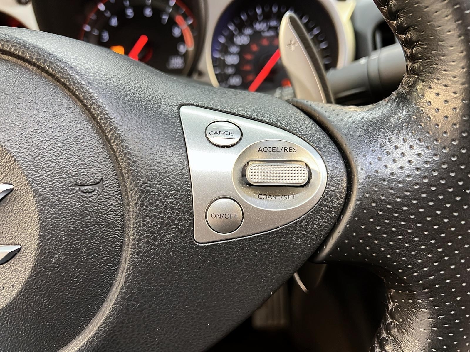 Nissan 370Z TOURING CONVERTIBLE 2010 - image #19