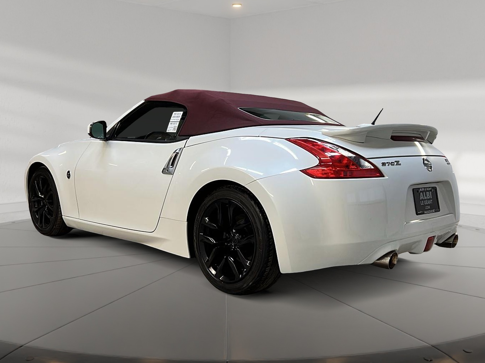 Nissan 370Z TOURING CONVERTIBLE 2010 - image #7