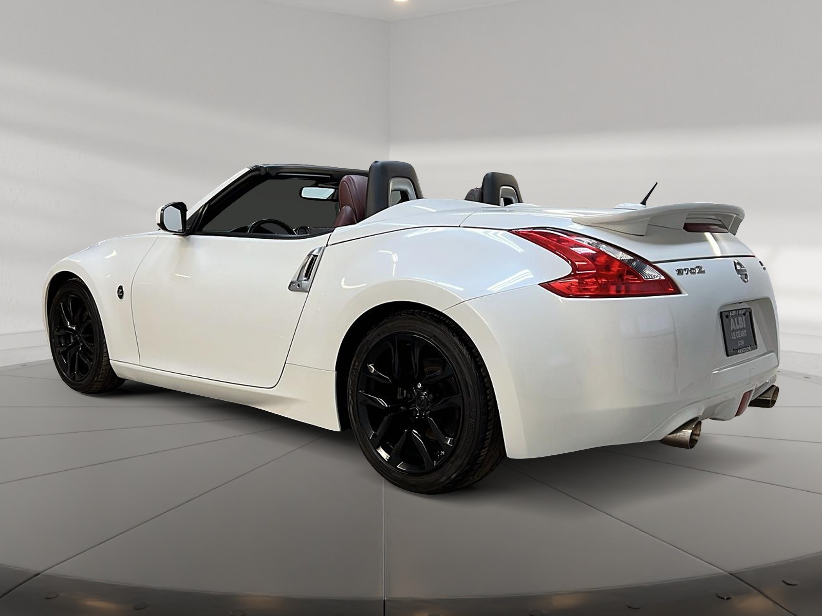 Nissan 370Z TOURING CONVERTIBLE 2010 - image #9