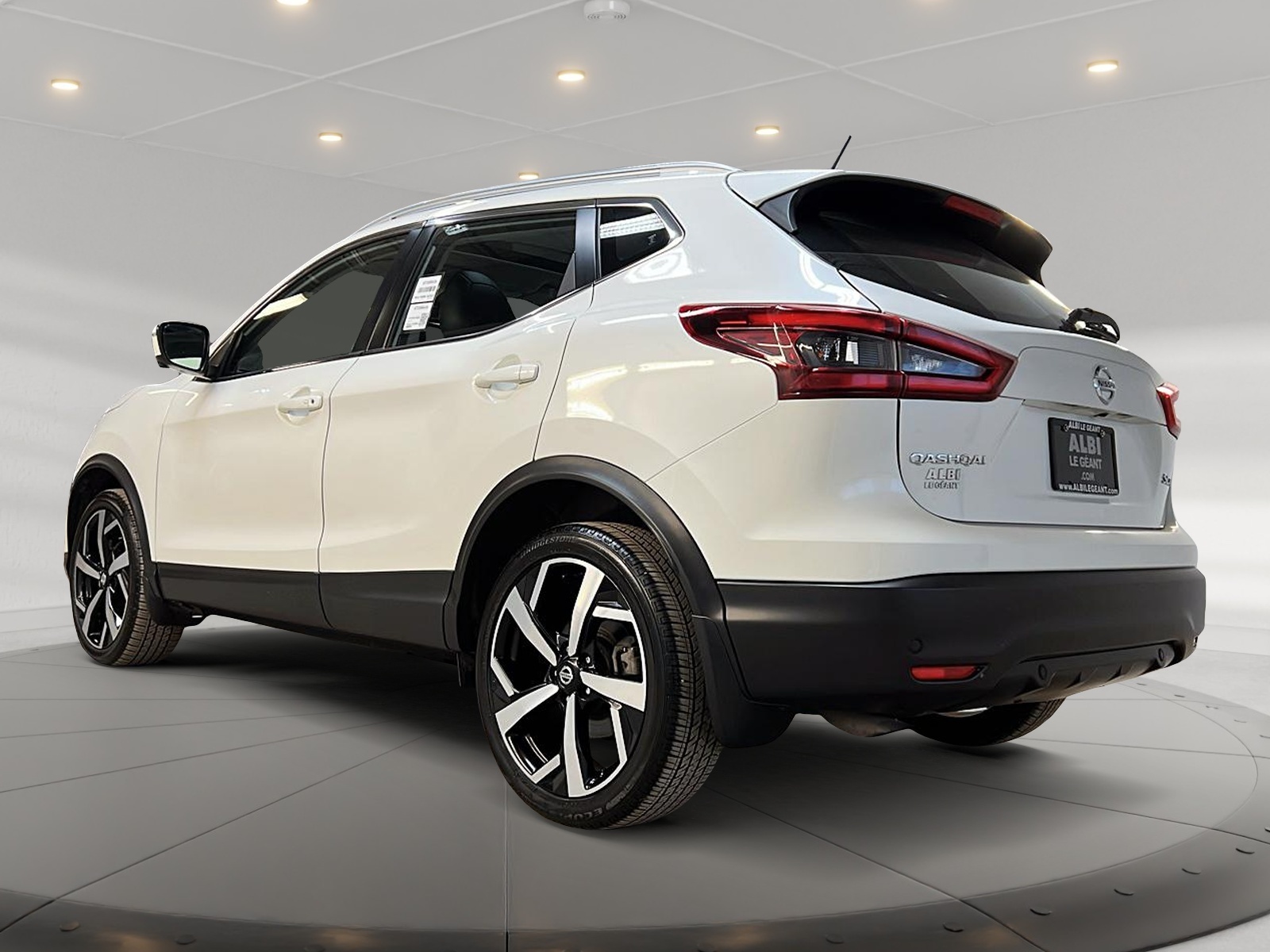 Nissan Qashqai SL PLATINUM CUIR TOIT NAV 4RM 2022 - image #6