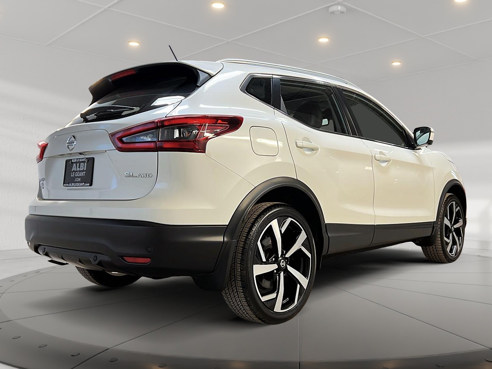 Nissan Qashqai SL PLATINUM CUIR TOIT NAV 4RM 2022 - image #4