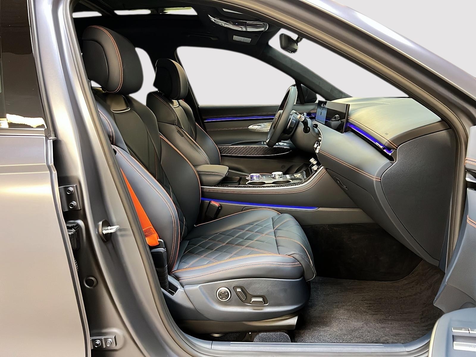 Genesis GV70 SPORT 3.5T CUIR TOIT PANO NAV 4RM 2026 - image #8