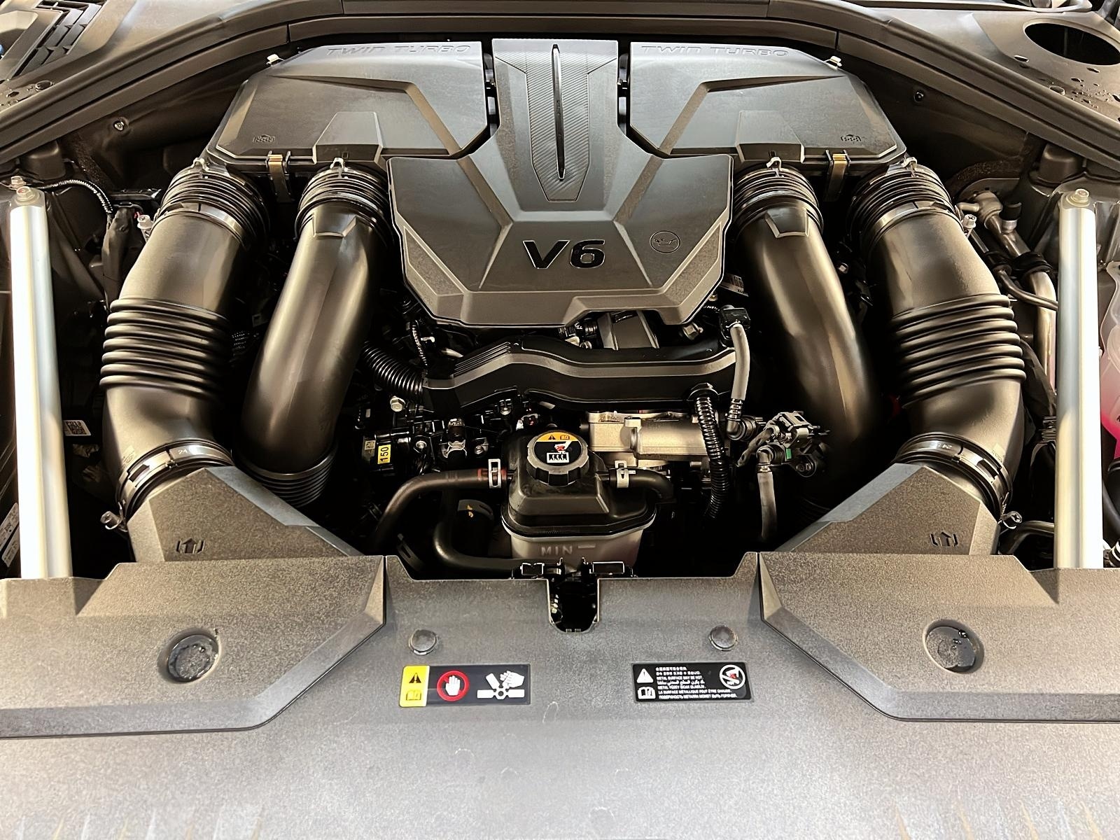 Genesis GV70 SPORT 3.5T CUIR TOIT PANO NAV 4RM 2026 - image #13