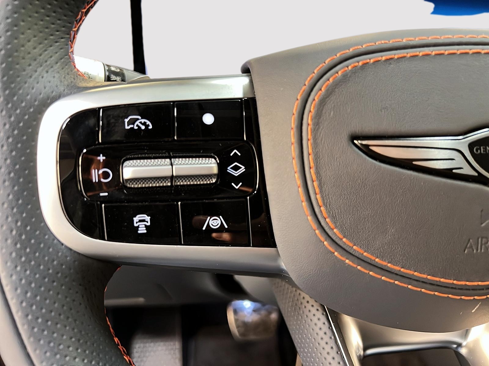 Genesis GV70 SPORT 3.5T CUIR TOIT PANO NAV 4RM 2026 - image #23