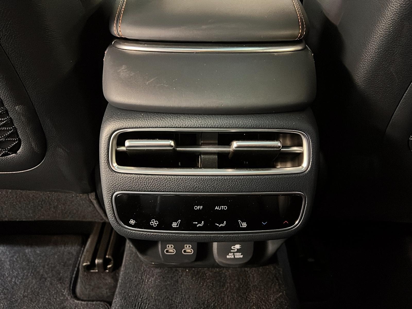 Genesis GV70 SPORT 3.5T CUIR TOIT PANO NAV 4RM 2026 - image #11