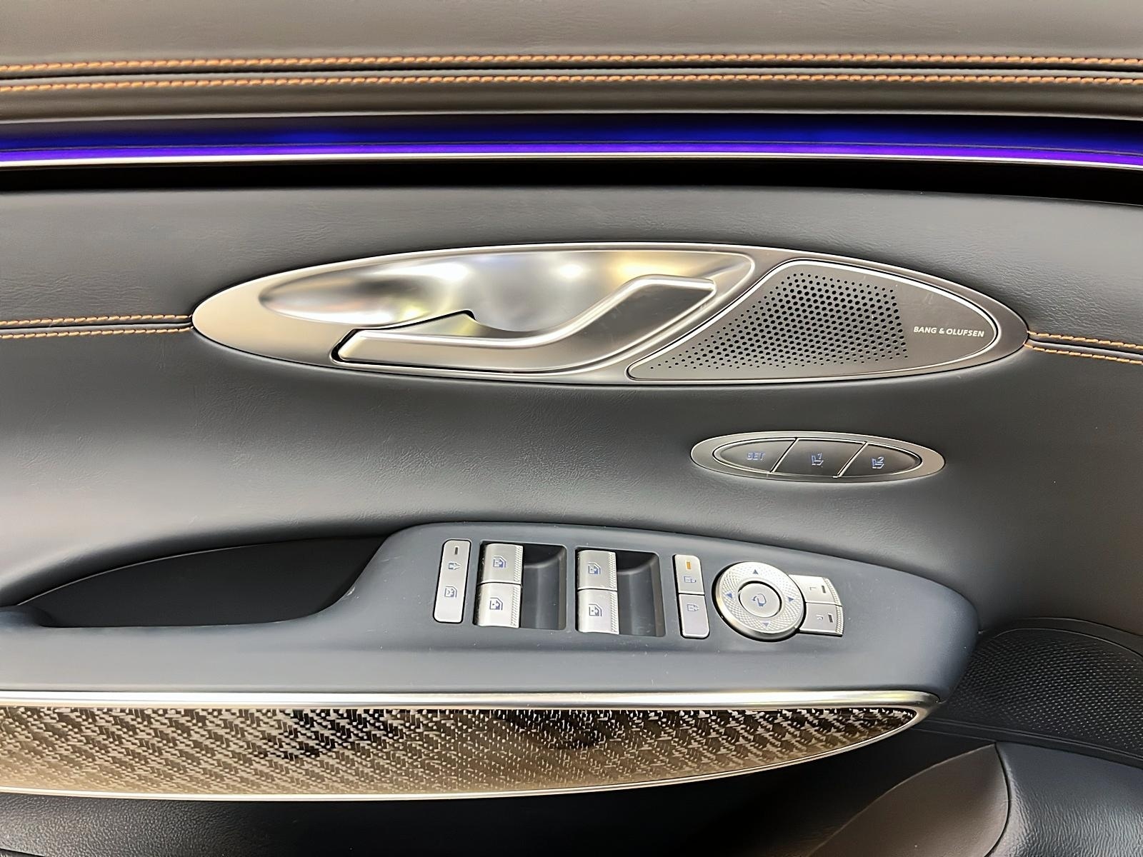 Genesis GV70 SPORT 3.5T CUIR TOIT PANO NAV 4RM 2026 - image #25