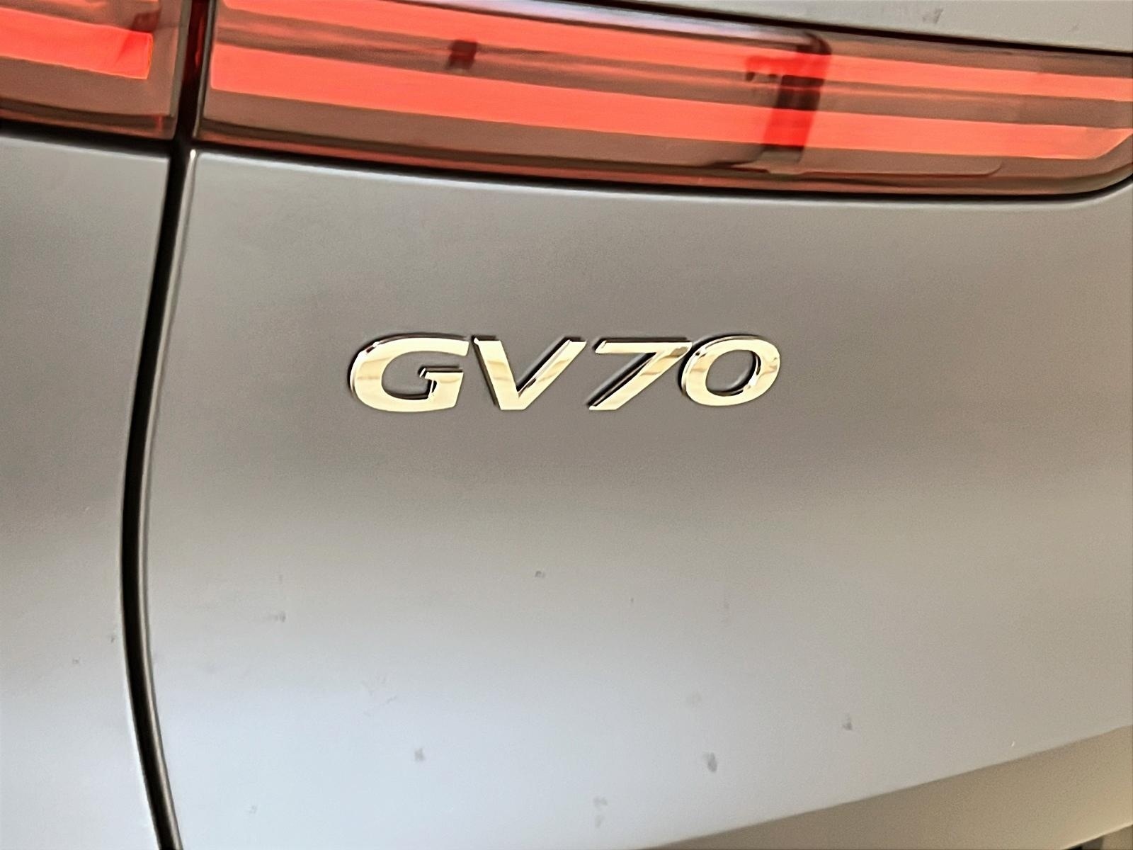 Genesis GV70 SPORT 3.5T CUIR TOIT PANO NAV 4RM 2026 - image #29