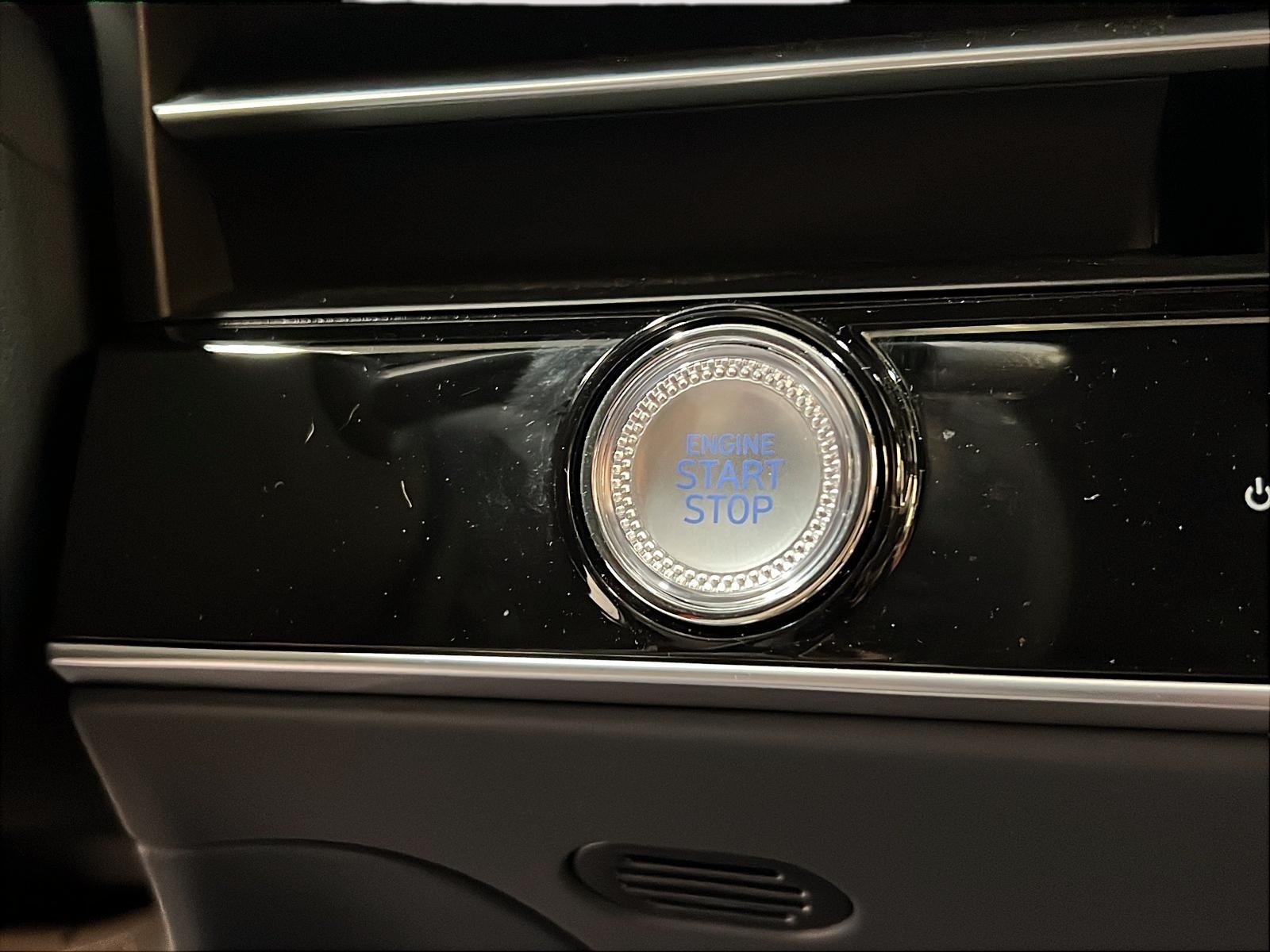 Genesis GV70 SPORT 3.5T CUIR TOIT PANO NAV 4RM 2026 - image #21