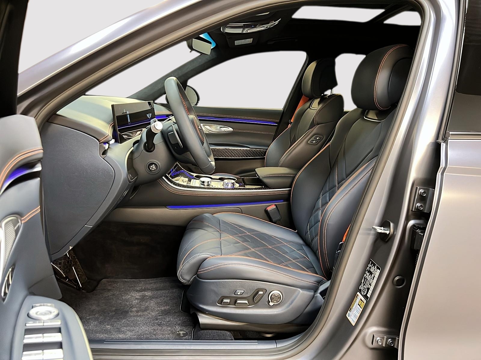 Genesis GV70 SPORT 3.5T CUIR TOIT PANO NAV 4RM 2026 - image #7