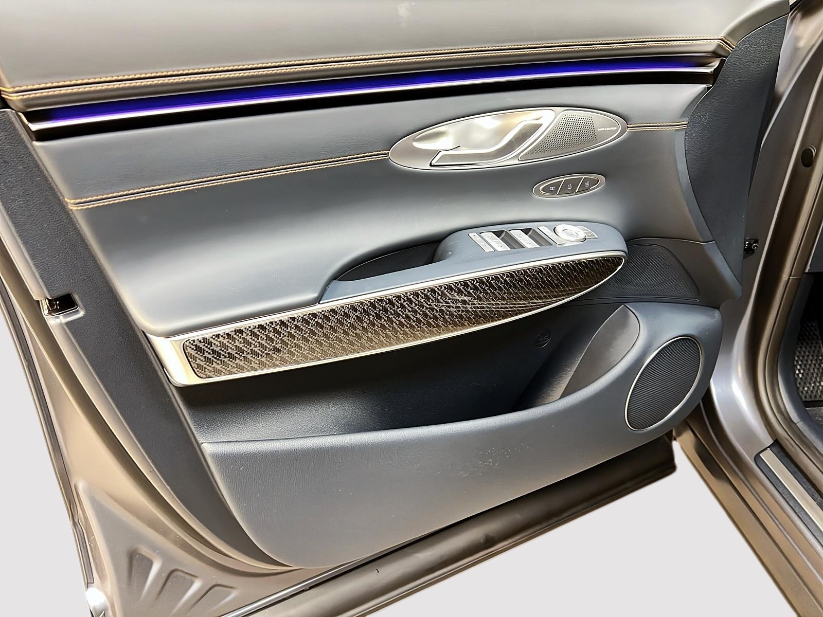 Genesis GV70 SPORT 3.5T CUIR TOIT PANO NAV 4RM 2026 - image #26