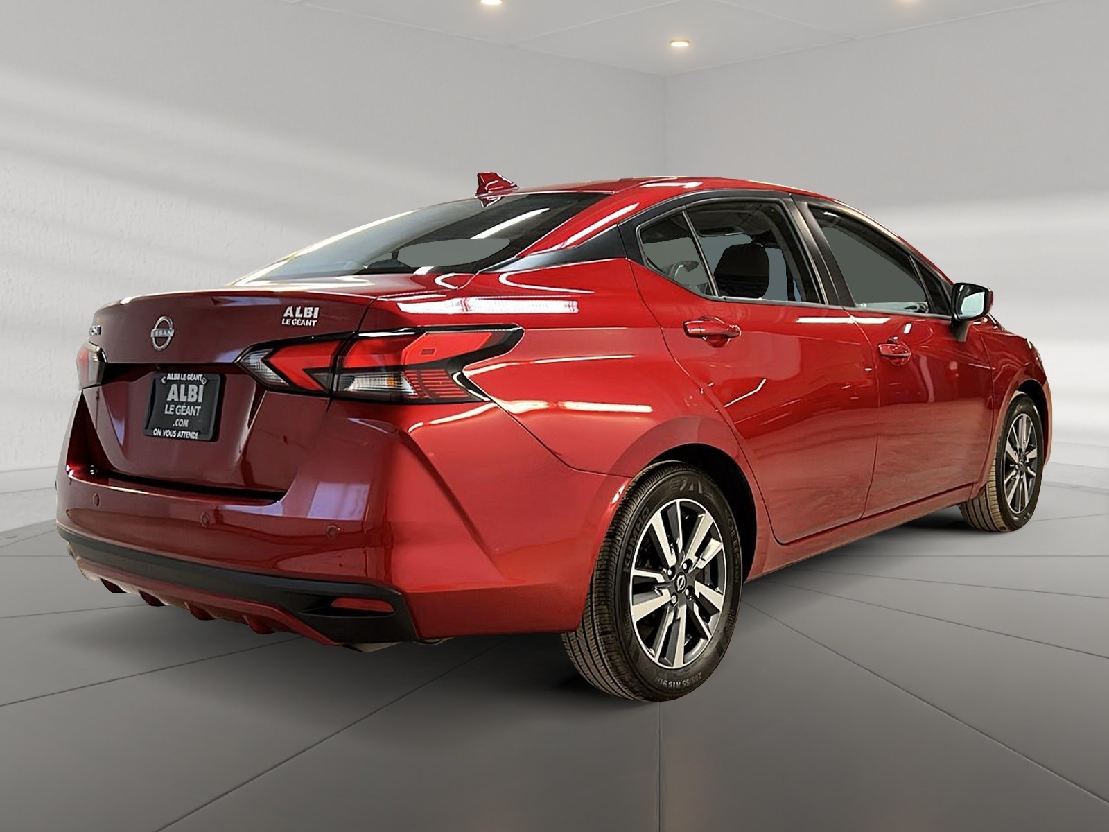 Nissan Versa SV 2025 — photo 4