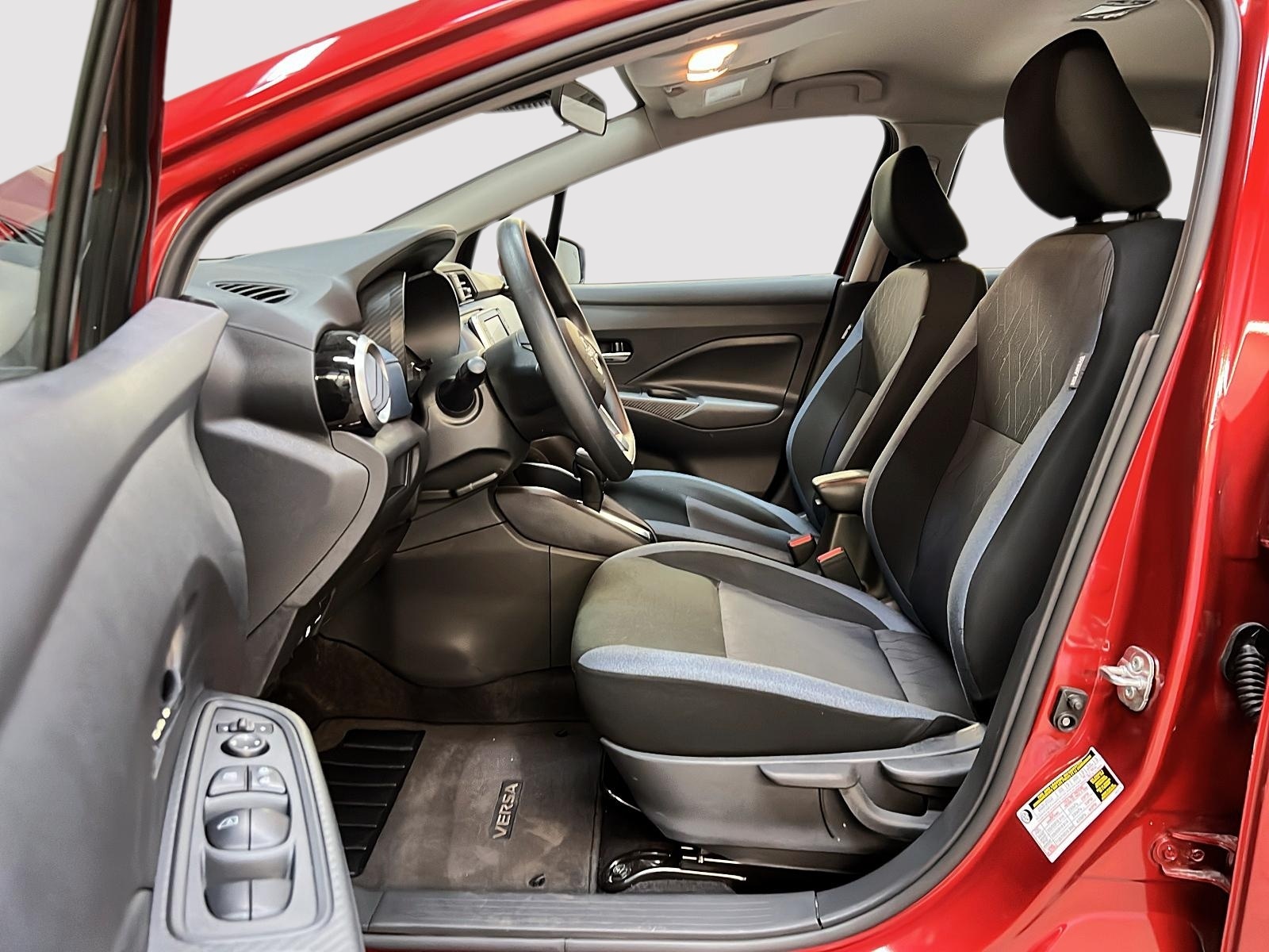 Nissan Versa SV 2025 — photo 7