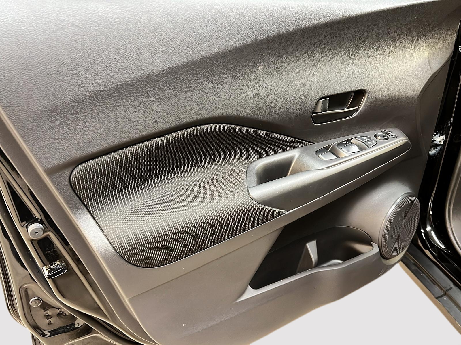 Nissan Kicks S 2023 - image #22