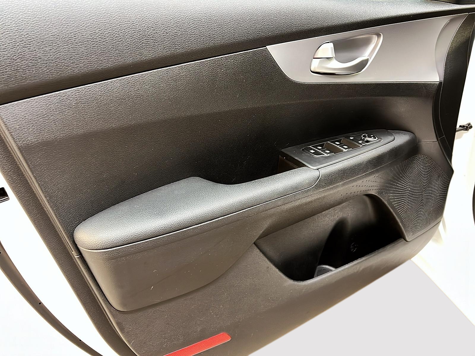Kia Forte 2023 - Image #21