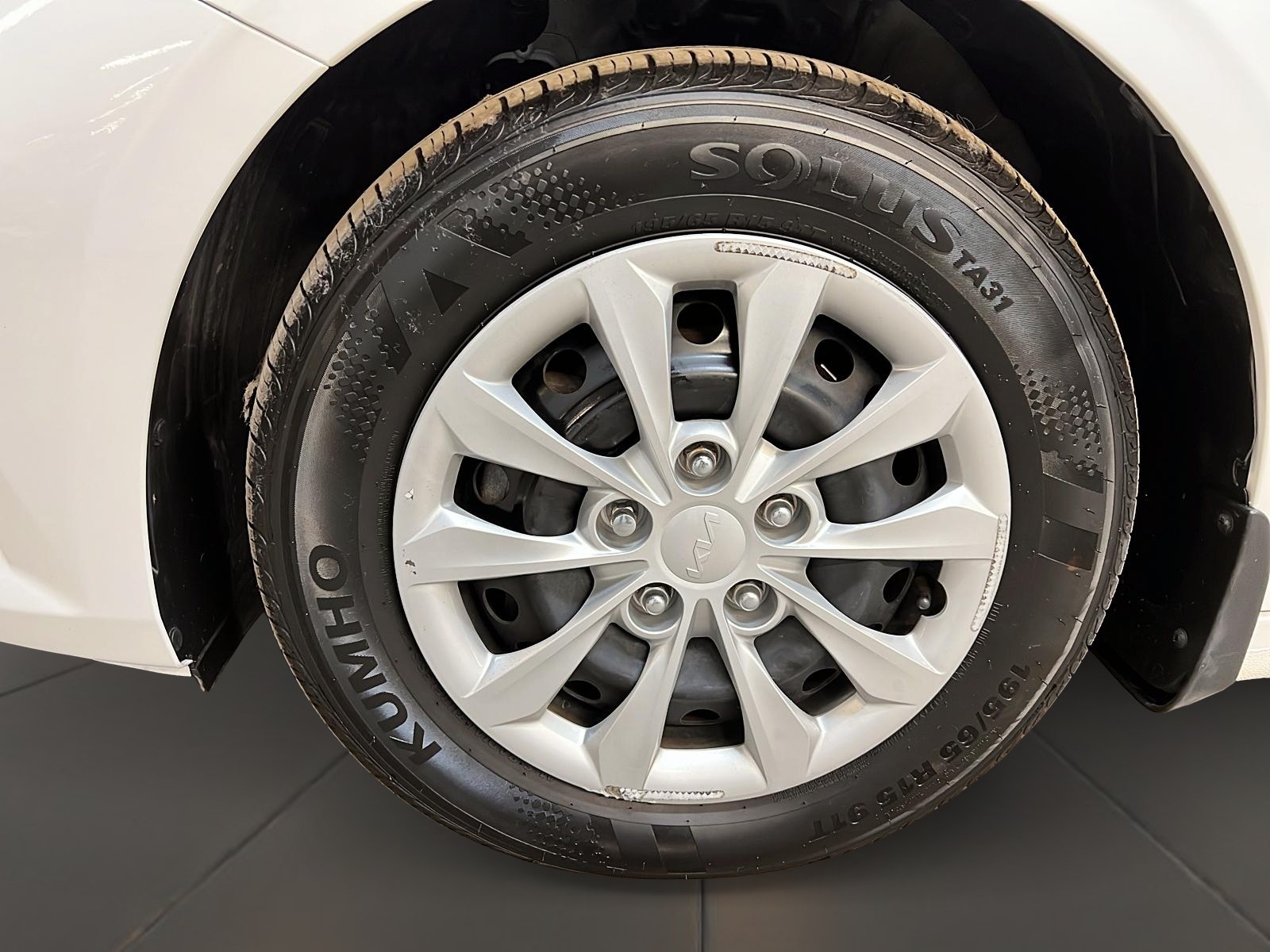 Kia Forte LX 2023 - image #23