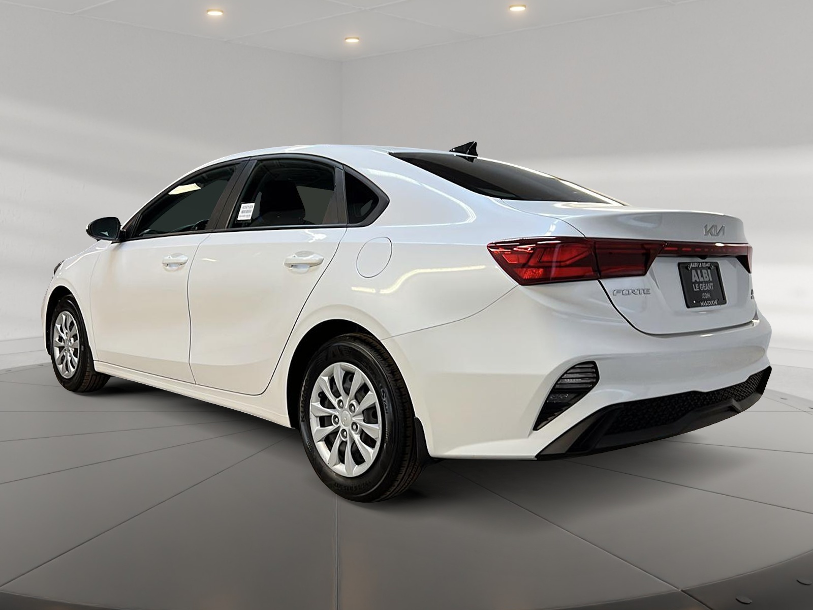 Kia Forte LX 2023 - image #6