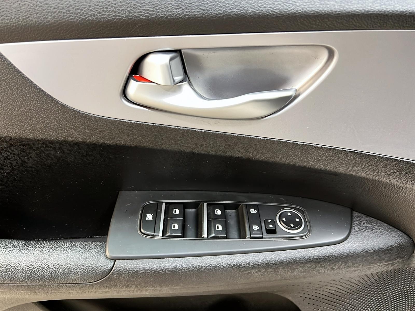 Kia Forte 2023 - Image #20