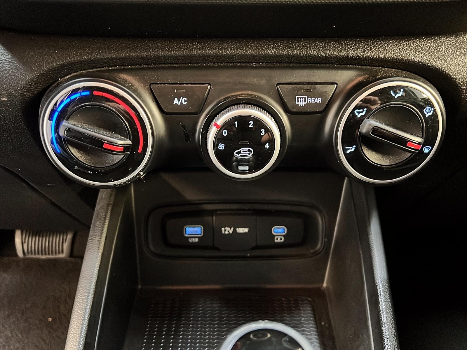 Hyundai Venue PREFERRED 2024 - image #14