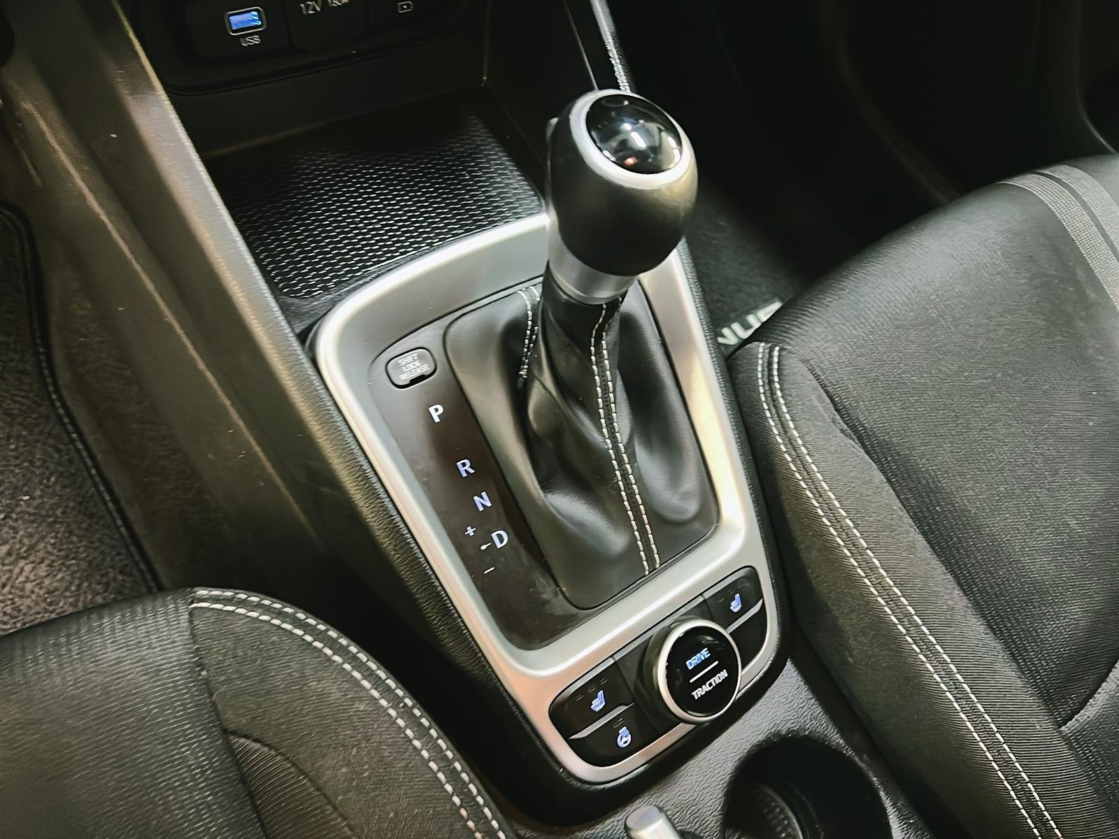 Hyundai Venue PREFERRED 2024 - image #13