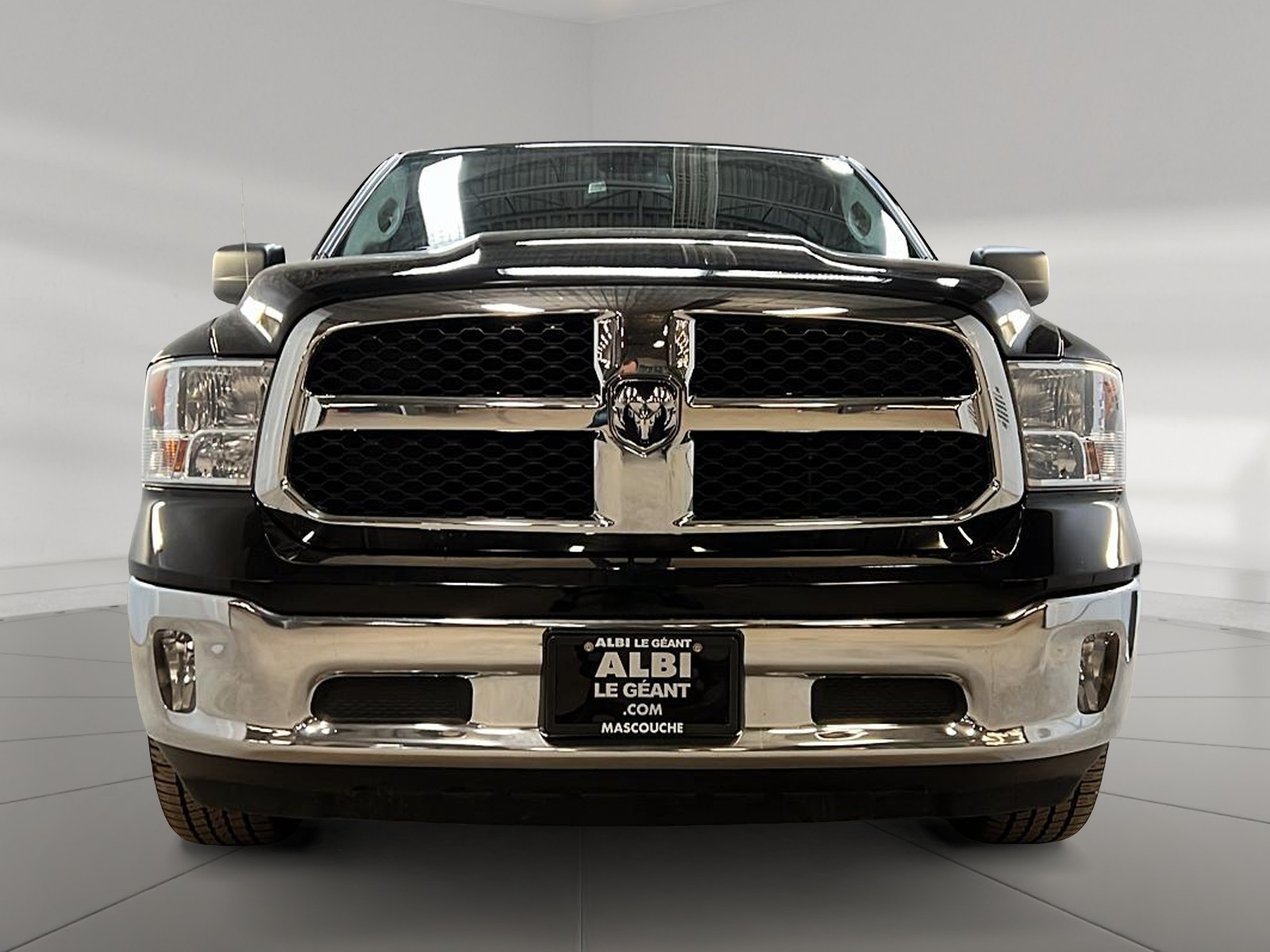 RAM 1500 Classic TRADESMAN SXT 5.7 HEMI CREW CAB 4X4 2024 - image #2