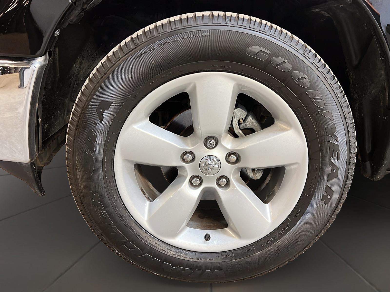 RAM 1500 Classic TRADESMAN SXT 5.7 HEMI CREW CAB 4X4 2024 - image #23