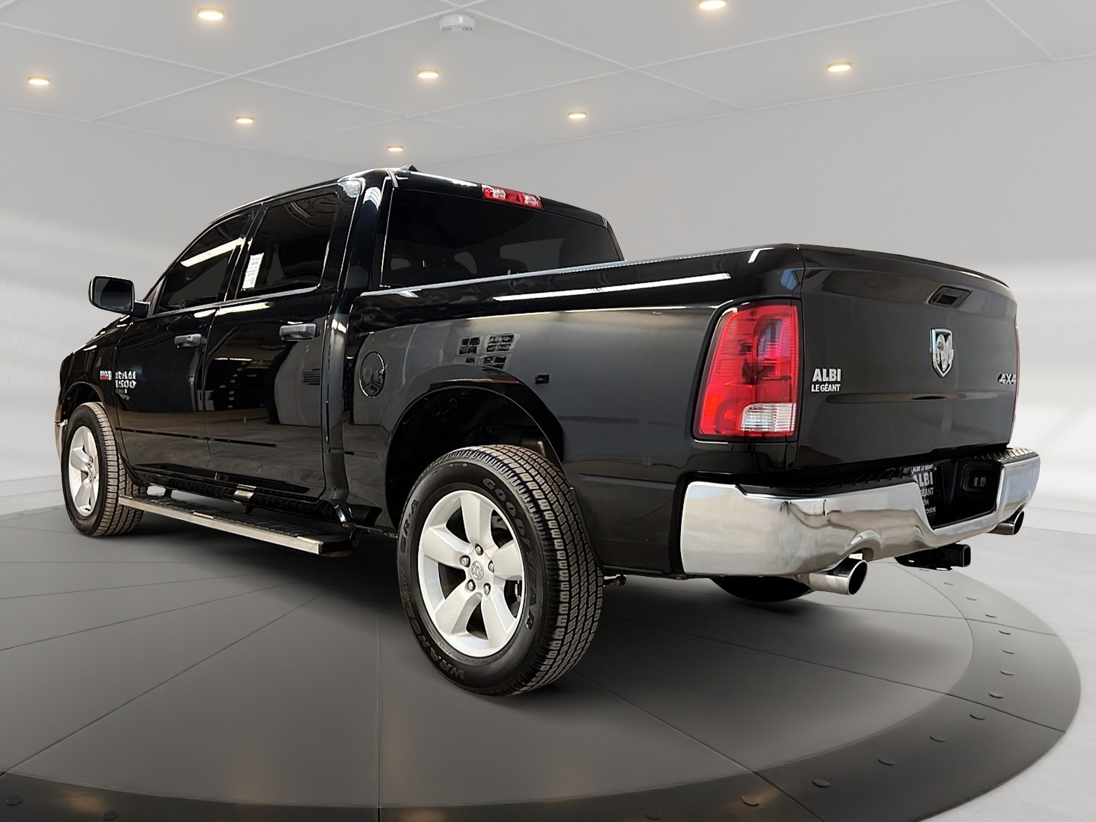 RAM 1500 Classic TRADESMAN SXT 5.7 HEMI CREW CAB 4X4 2024 - image #6